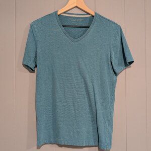 Banana Republic Size Small Turquoise Soft Wash V-neck T-shirt